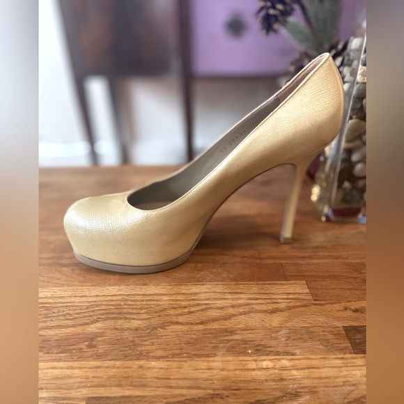 YVES SAINT LAURENT Patent Leather Pumps Size 9 - Picture 3 of 13